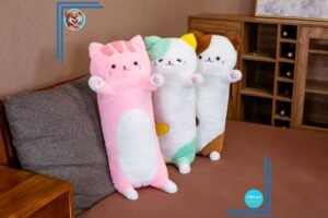 Peluche-oreiller en forme de chat grand format