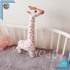 Peluche girafe câline