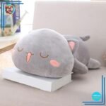 Peluche chat gris kawaii endormi