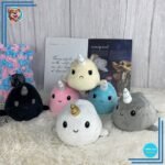 Peluche baleine licorne blanche