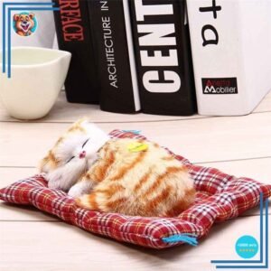 Peluche poupée chat tigré roux qui dort