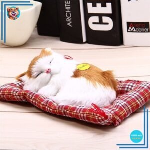 Peluche poupée chat roux et blanc qui dort