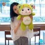 Peluche chat déguisé en grenouille