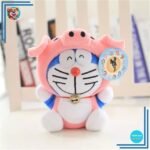 Peluche Doraemon déguisée en cochon