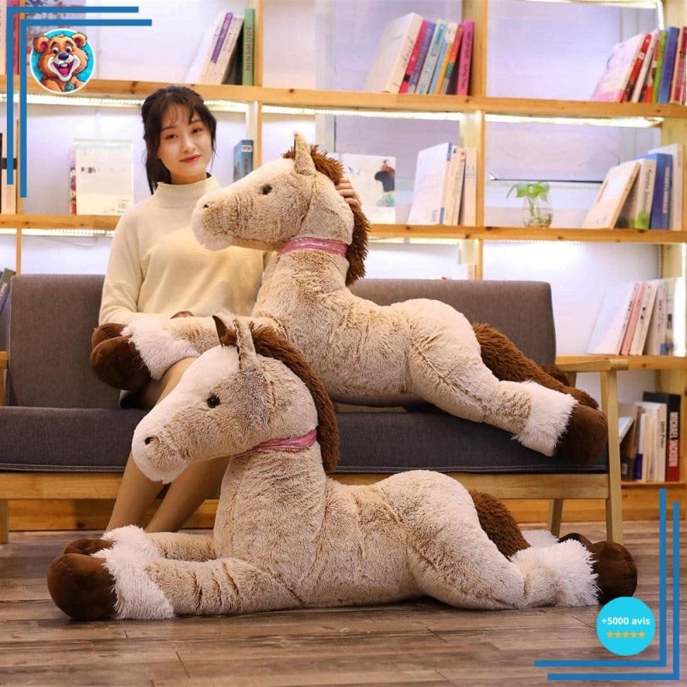 Peluche cheval beige couché