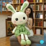 Peluche lapin géante avec robe verte