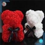 Ourson en Roses avec un noeud pour Saint-Valentin