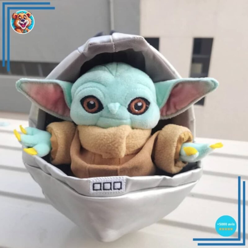 Peluche Baby Yoda dans son berceau