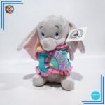 Peluche Dumbo dans sa couverture