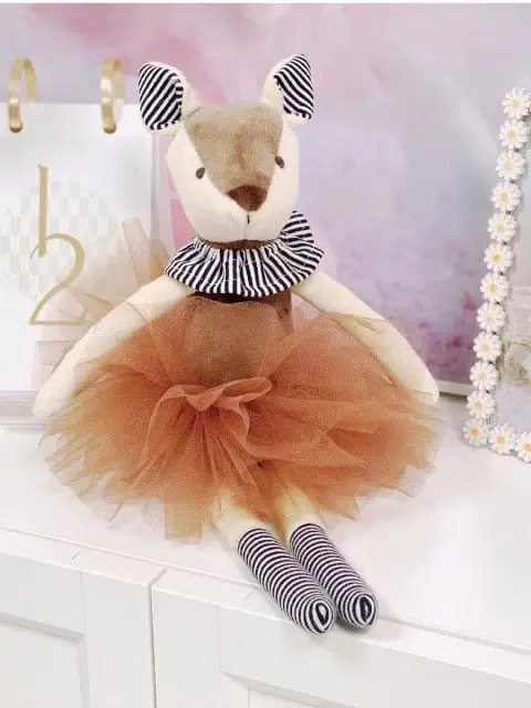 Peluche biche en tutu