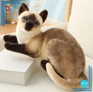 Peluche chat tigré gris couché