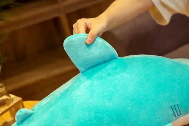 Peluche oreiller requin tête de marteau – Image 4