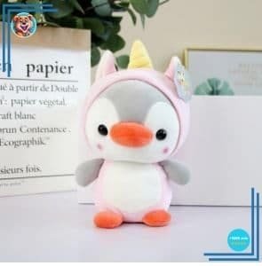 Peluche pingouin déguisé en licorne