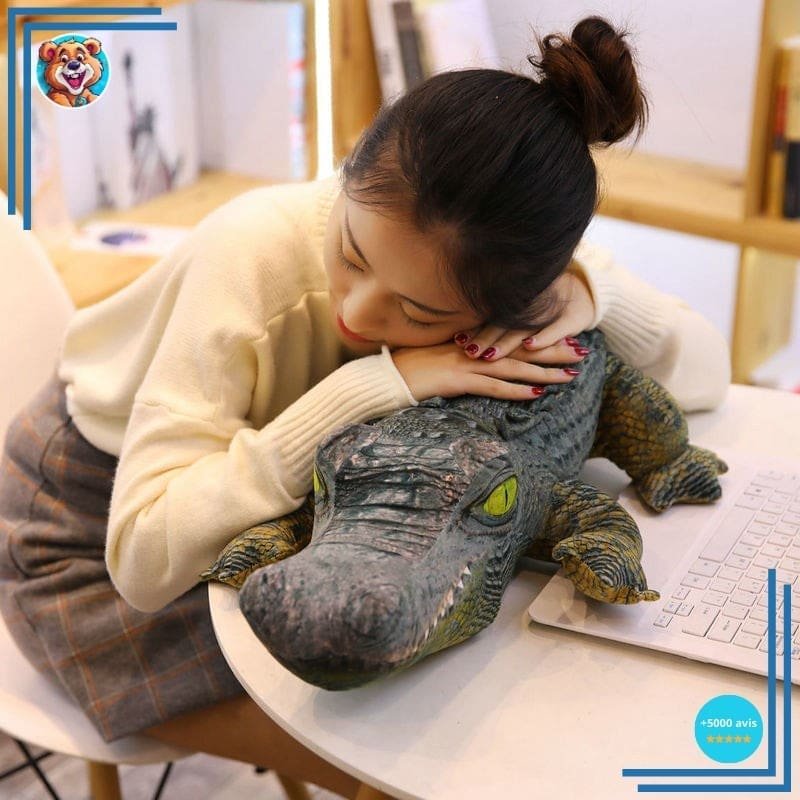 Peluche poupée crocodile aux grands yeux medium – Image 2