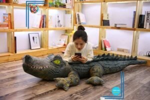 Peluche poupée crocodile XXL