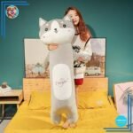 Grosse peluche chaton aux grands yeux brillants